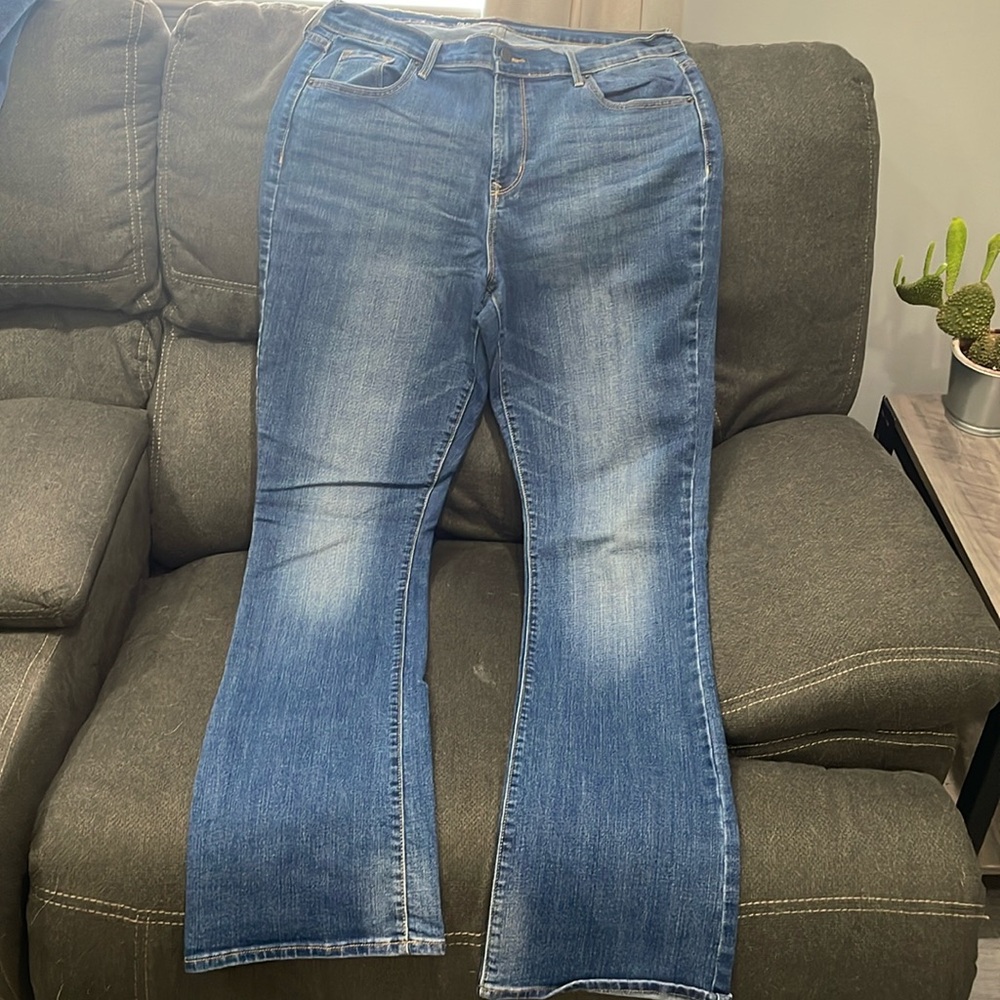 Midrise, curvy jeans